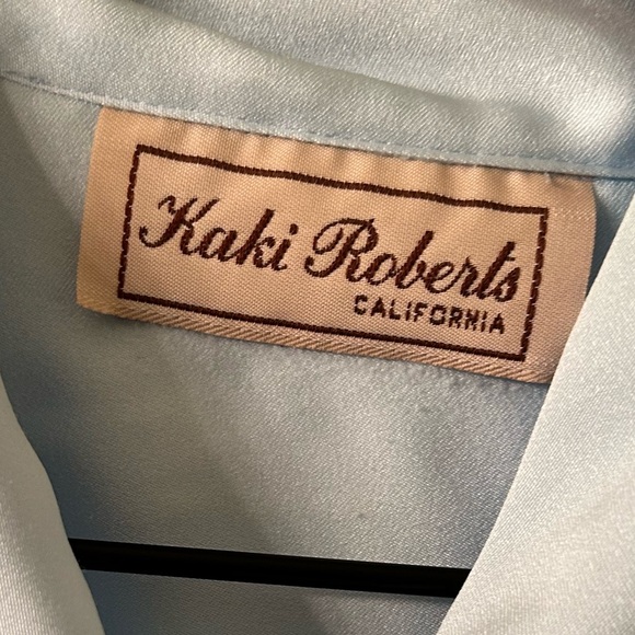 KAKI ROBERTS VTG Ice Blue blouse with shoulder pads. Size unknown - Picture 5 of 6